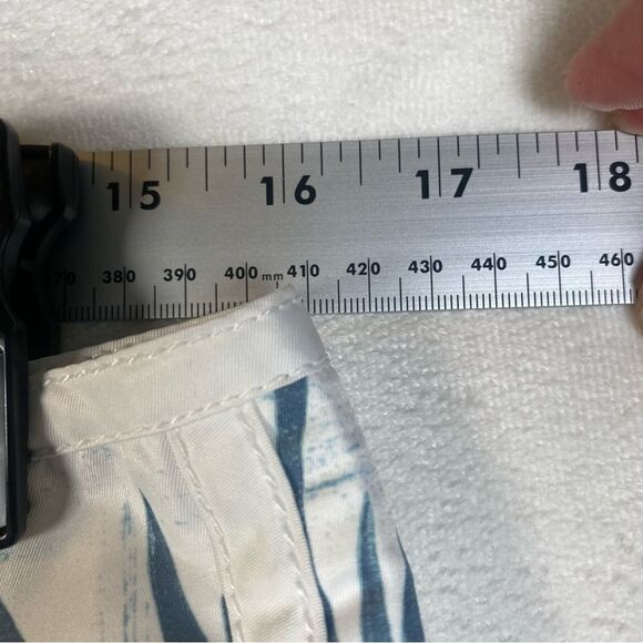 Honolua Surf Co Blue and White Tropical Floral Design Board Shorts Size 34 - Picture 10 of 12